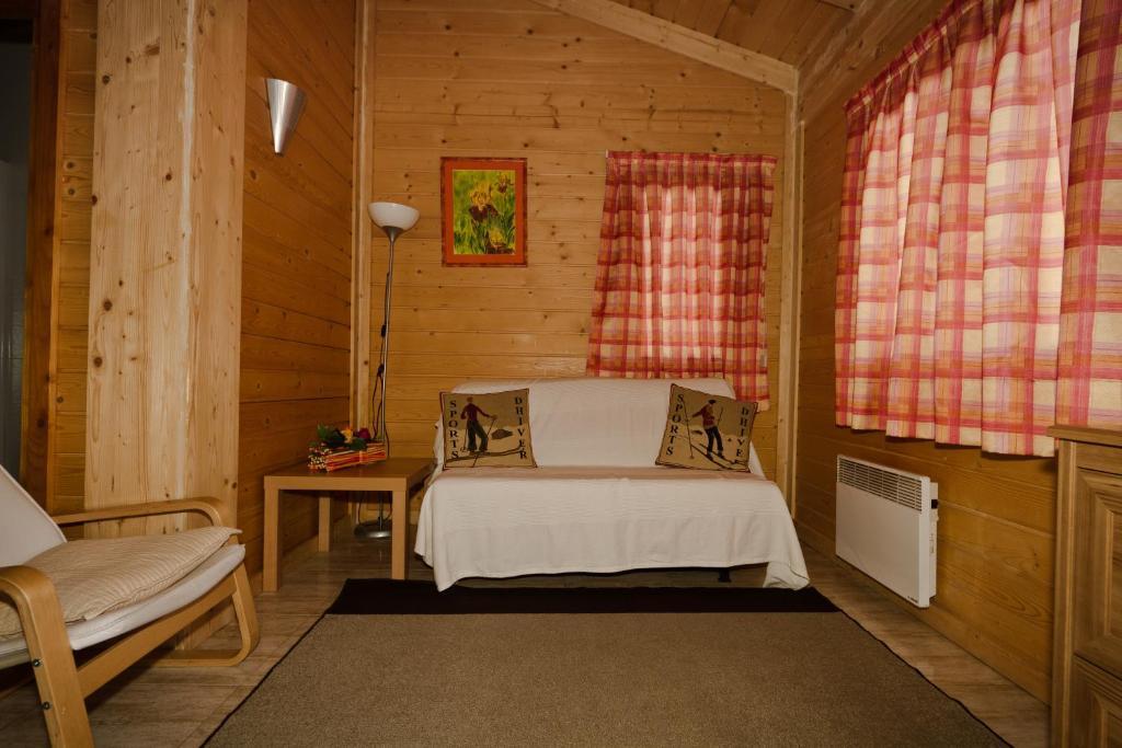 فندق كانيلوفي  Camping - Bungalows Janramon الغرفة الصورة